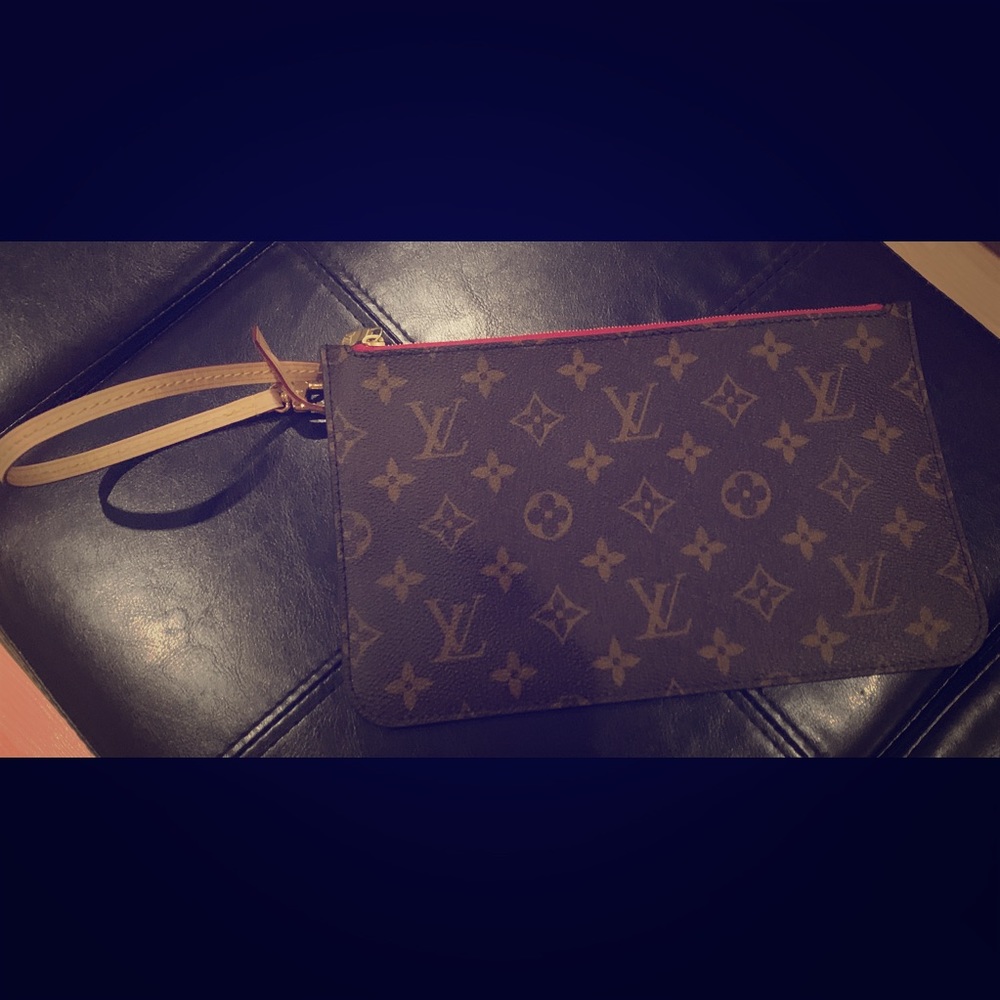 Louie Vuitton GM NEVERFULL wristlet